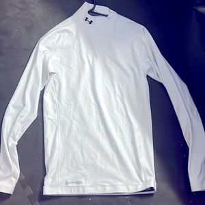 White under armor cold gear turtle neck